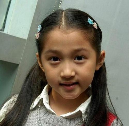 Những “công chúa nhỏ” của showbiz Hoa ngữ dậy thì thành công: Dương Tử gây bất ngờ nhất! ảnh 4