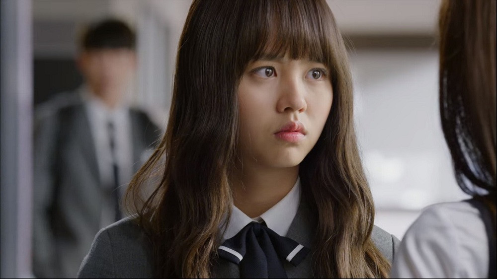 Diễn hai vai xuất sắc trong “Sông Đón Trăng Lên”: Kim So Hyun đã từng làm điều này rồi! ảnh 9