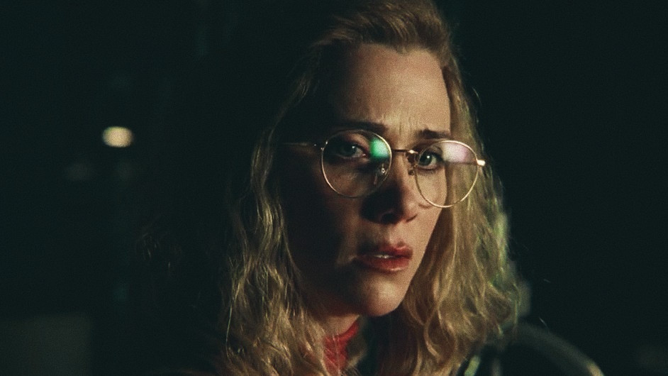 Barbara vốn là bạn của Wonder Woman. (Ảnh: Trailer Wonder Woman 1984) Wonder Woman 1984: Chị Đẹp nay có kẻ thù mới, vũ khí mới, nhưng vẫn bạn trai cũ ảnh 2