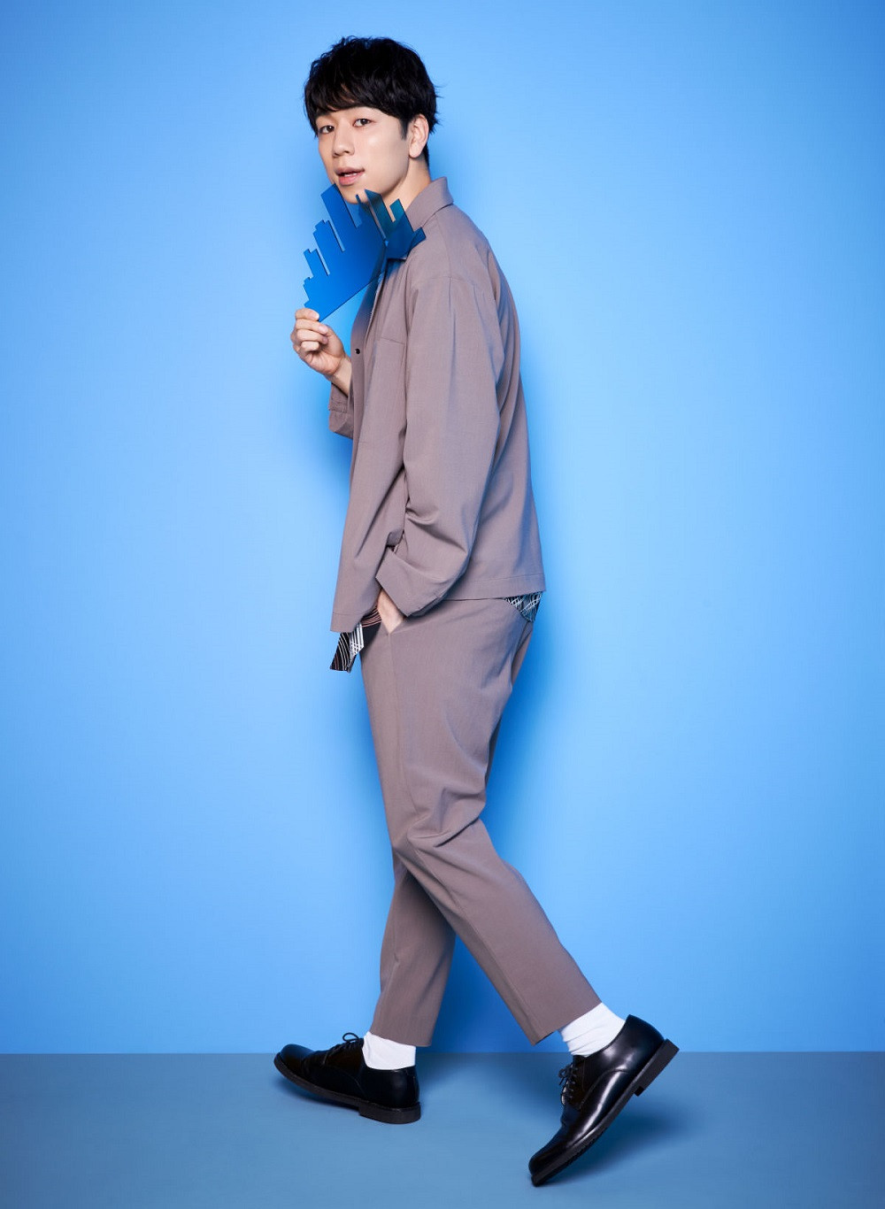 Trong thế giới fangirl: Giữa thế giới ồn ã, tiếng hát của thiên sứ Kouchan là rực rỡ nhất ảnh 2