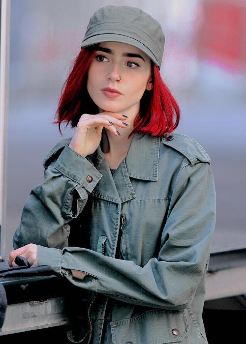 Lily Collins và những bộ phim hóa thành “nàng thơ” xinh đẹp nhất ảnh 10