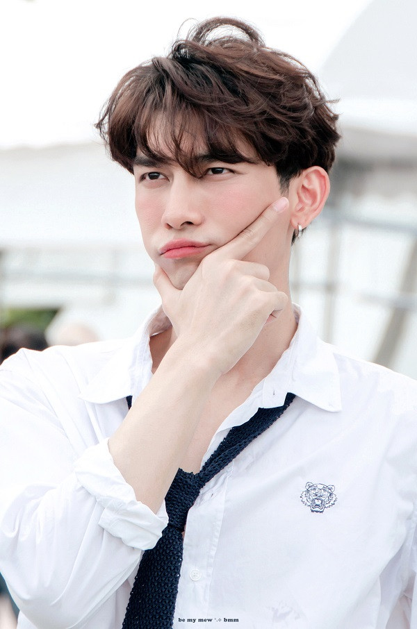 Trong thế giới fangirl: Mew Suppasit khiến tôi bước ra khỏi vùng an toàn khám phá thế giới ảnh 1