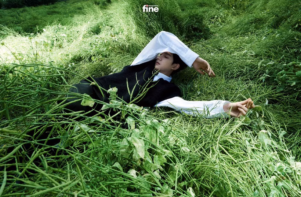 Trong thế giới fangirl: Trưởng thành chưa bao giờ là điều dễ dàng, phải không Vương Nguyên ảnh 2