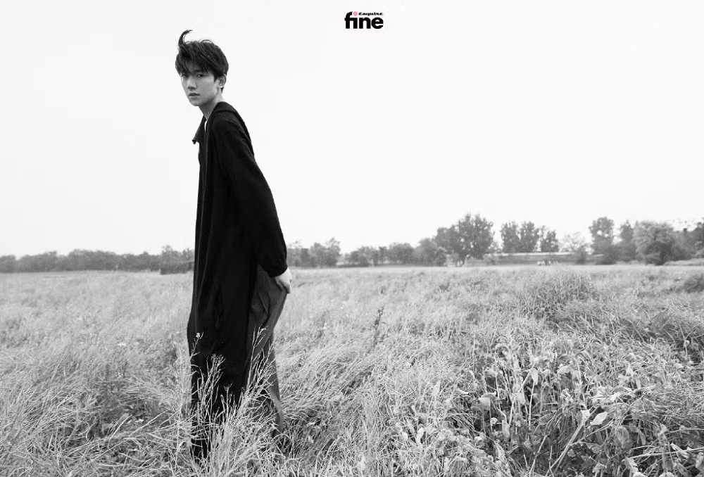 Trong thế giới fangirl: Trưởng thành chưa bao giờ là điều dễ dàng, phải không Vương Nguyên ảnh 3