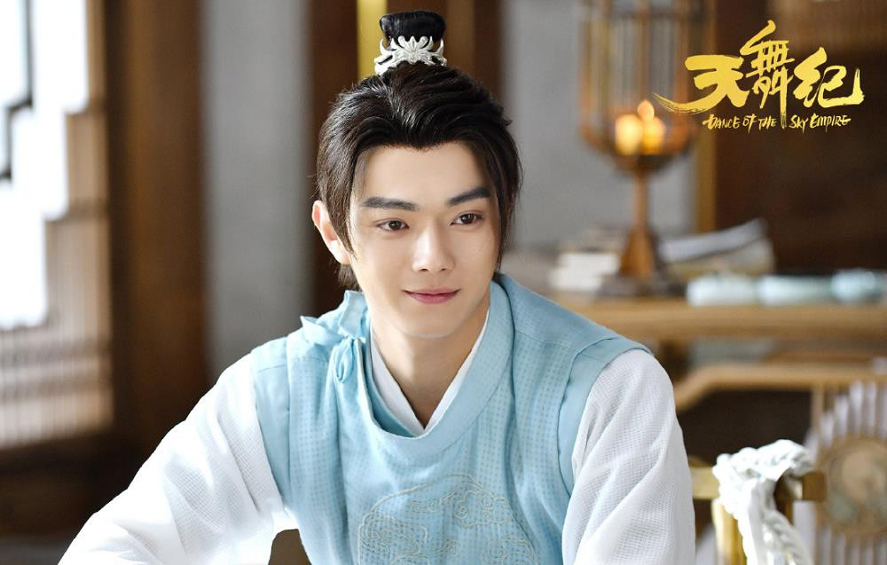 Quay trở lại làm nam nhi vẫn rất tuấn tú, khôi ngô nha! (Ảnh: iQIYI) Hứa Khải khiến con gái cũng phải ghen tị vì giả nữ nhi quá xinh đẹp trong “Thiên Vũ Kỷ” ảnh 4