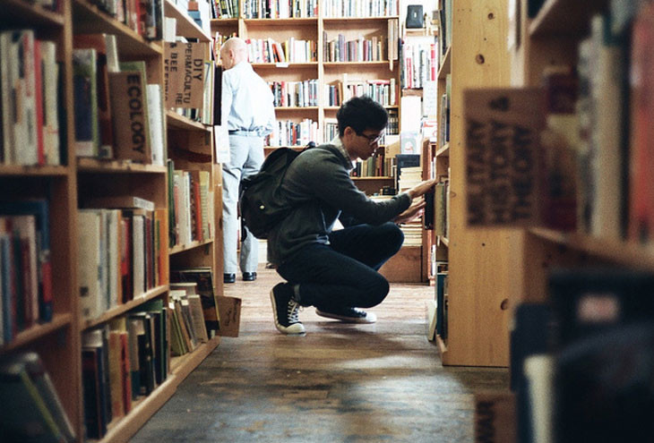 Em nghĩ khi thổ lộ, dù kết quả có ra sao em cũng sẽ không bị dằn vặt nữa. (Ảnh: Tumblr) Bạn đọc sáng tác: Gửi đến chàng trai trong thư viện, người ngồi phía trước em ảnh 2