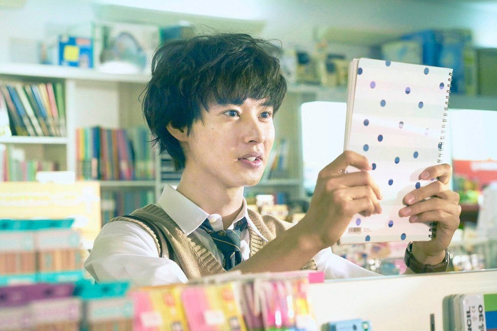 Yamazaki Kento đã linh hoạt hơn trong diễn xuất. Yamazaki Kento và những phim phải xem: Không còn là hoàng tử học đường chỉ đẹp mà mặt đơ ảnh 16