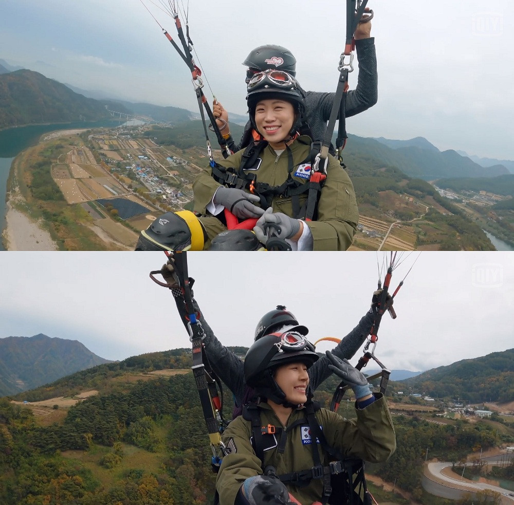 So với phim gốc “17 Again”, bản remake “18 Again” giống và khác những điểm nào? ảnh 11