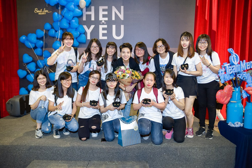 Trong thế giới fangirl: Tuổi trẻ này vì gặp được Vũ Cát Tường mà trở nên xinh đẹp ảnh 1