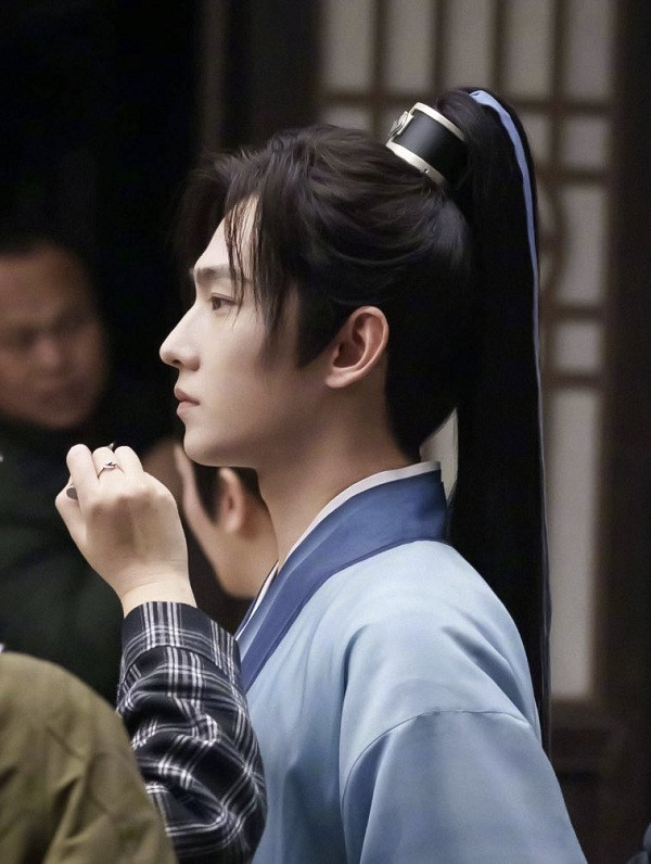 Hậu trường “Thả Thí Thiên Hạ”: Dương Dương đẹp lụy tim, nhưng Triệu Lộ Tư lộ “hai cằm”? ảnh 1