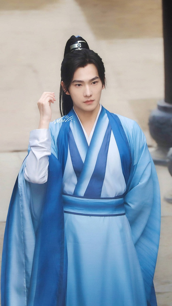 Hậu trường “Thả Thí Thiên Hạ”: Dương Dương đẹp lụy tim, nhưng Triệu Lộ Tư lộ “hai cằm”? ảnh 7