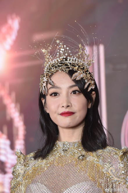 Đời buồn Nữ thần Kim Ưng Tống Thiến: Váy đã không đẹp, múa cũng bị chê xấu luôn! ảnh 5