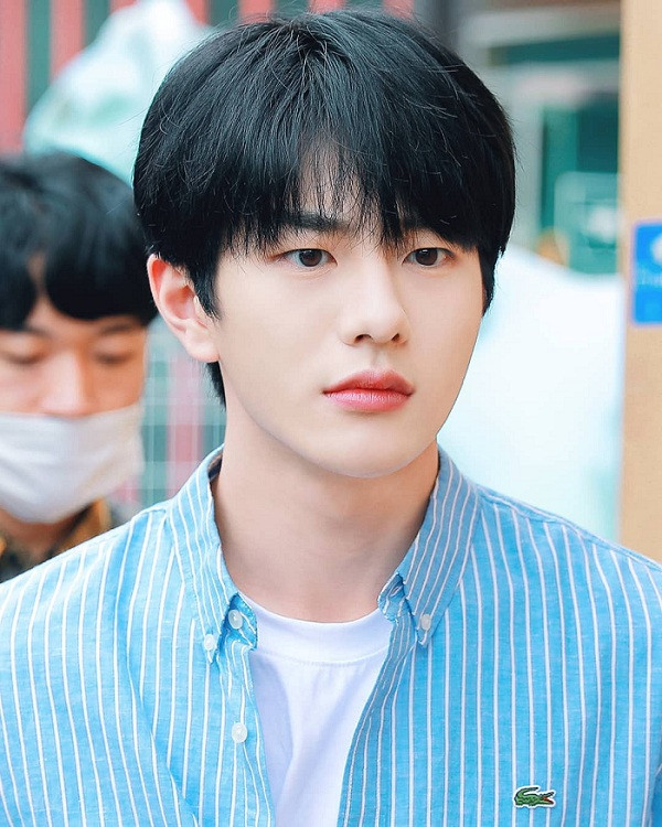 Dù chưa xuất hiện nhiều trong "18 Again", nhưng vẻ ngoài mỹ nam của Choi Bomin đã kịp làm liêu xiêu không ít trái tim. (Ảnh: Twitter) Phải xem “18 Again”: Bên cạnh nội dung hay, lại còn nhiều mỹ nam! ảnh 8