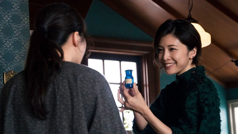 Yuko Takeuchi cá tính trong "Miss Sherlock". (Ảnh: HBO Asia) Như bộ phim kinh điển “Be With You”, Yuko Takeuchi sẽ mãi sống trong lòng khán giả ảnh 4