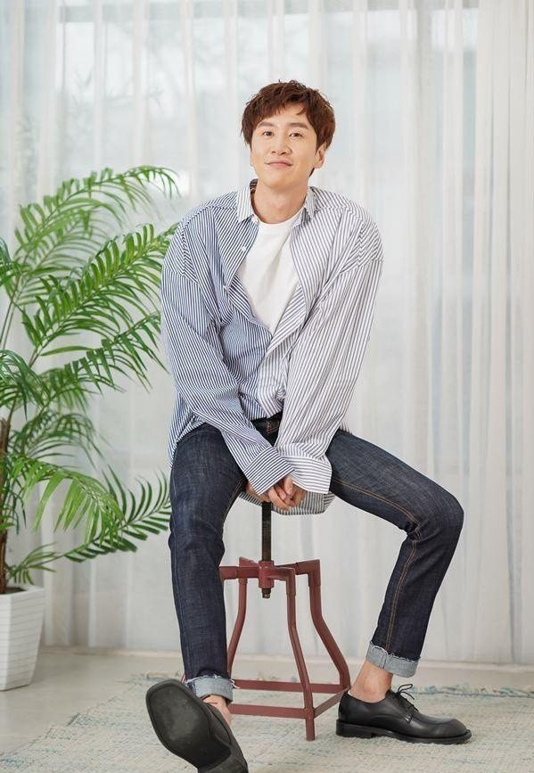 Trong thế giới fangirl: Lee Kwang Soo là chàng hoàng tử mang lại cho tôi nụ cười ảnh 2