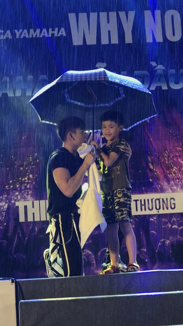 Trong thế giới fangirl: Yêu Isaac từ những điều không thể, cuối cùng chúng đã nở thành hoa ảnh 2