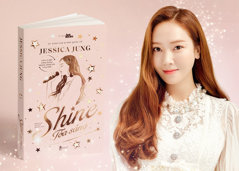 Phiên bản tại Việt Nam vẫn sẽ giữ đúng hẹn với độc giả vào 30/9. “Shine” của Jessica Jung: Hàn hoãn ngày phát hành, Thái đổi bìa, Việt Nam vẫn hẹn 30/9 ảnh 3