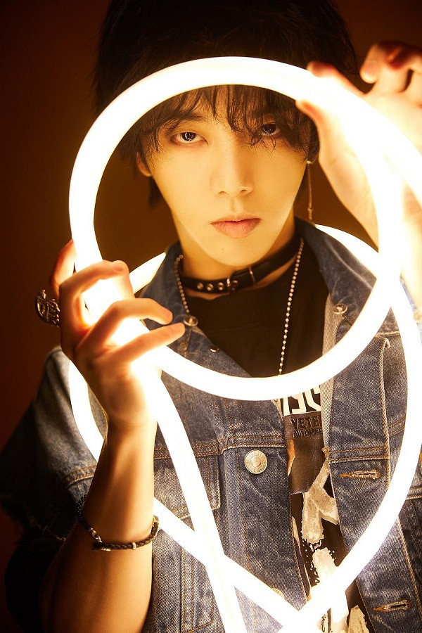 Trong thế giới fangirl: Càng lớn càng mất đi can đảm, rồi một ngày gặp được Hoa Thần Vũ ảnh 1