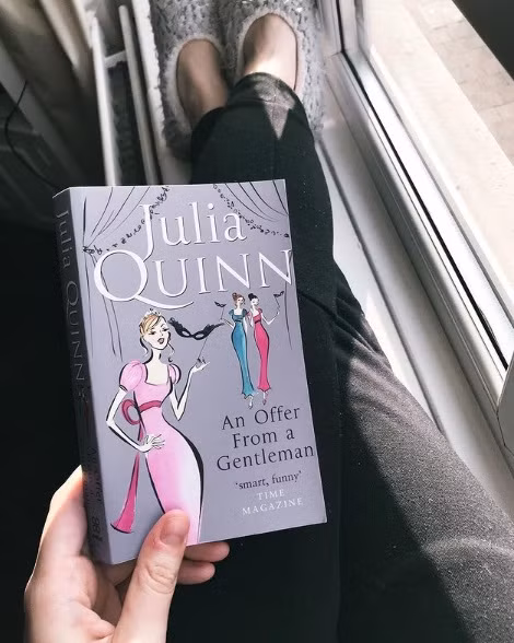 Mê mẩn “Bridgerton” của Netflix, không thể bỏ qua bộ tiểu thuyết lãng mạn của Julia Quinn ảnh 8