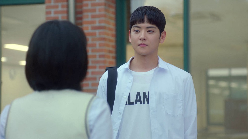 “Gửi Thời Thanh Xuân Ngây Thơ” bản Hàn: “Giang Thần” Kim Yo Han bớt lạnh lùng hơn bản gốc ảnh 3