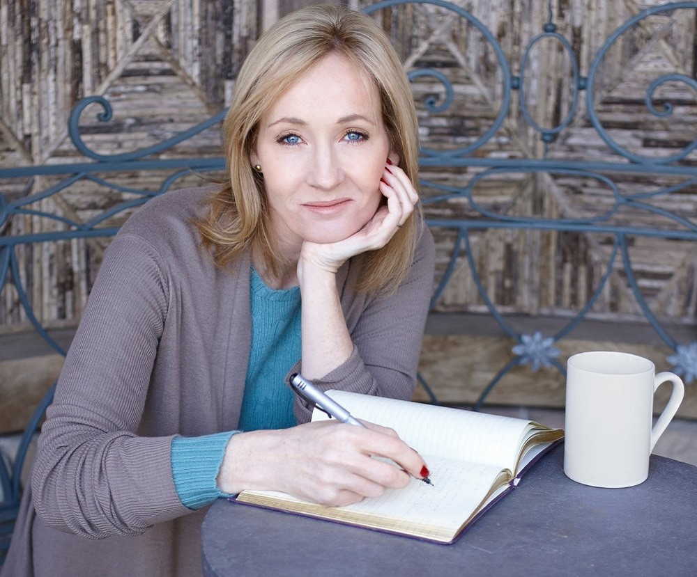 Trong thế giới fangirl: J.K.Rowling là người giúp tôi vẽ tiếp giấc mơ tuổi thơ ảnh 1