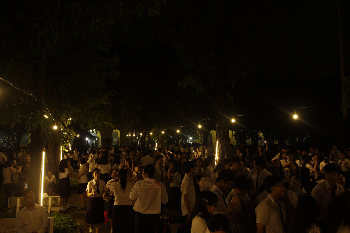 Teen MIKI tri ân mái trường trăm tuổi: Tạm biệt thanh xuân, “chuyến tàu” 1720 xin rời bánh ảnh 1