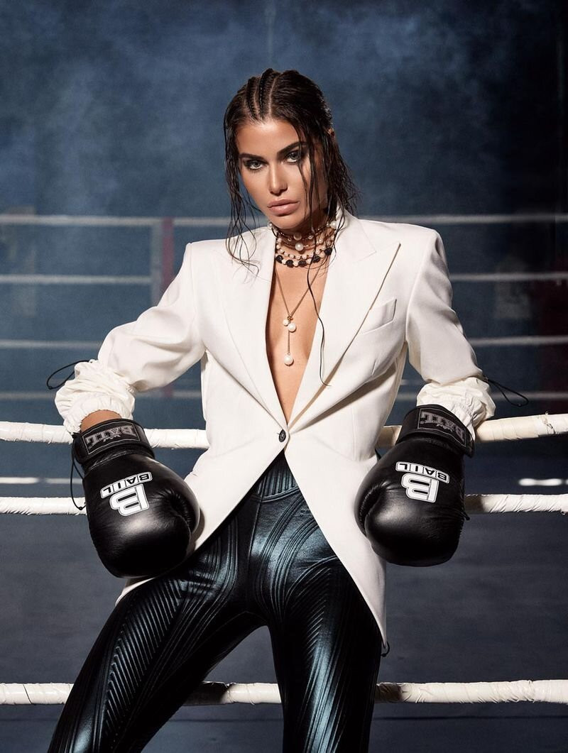 Hoa hậu Hoàn vũ Hy Lạp 2018 'thả rông' nóng bỏng trên tạp chí ảnh 2