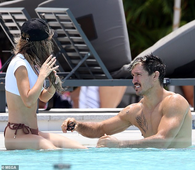 Sao truyền hình Úc gợi cảm 'rực lửa' khó rời mắt ảnh 15