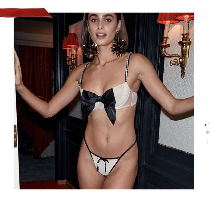 Dàn mẫu nóng bỏng phô diễn hình thể với nội y Victoria's Secret ảnh 12