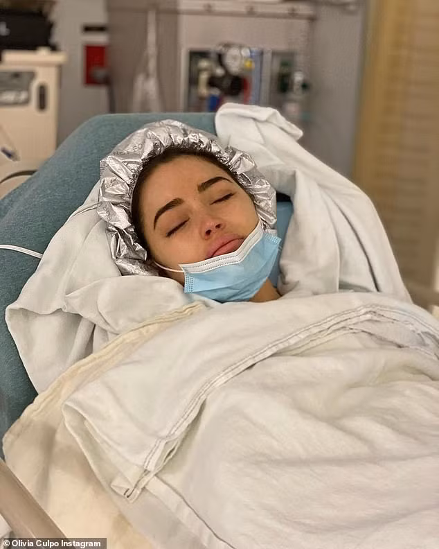 Hoa hậu Hoàn vũ Olivia Culpo khoe dáng đẹp như tạc tượng giữa biển trời ảnh 7