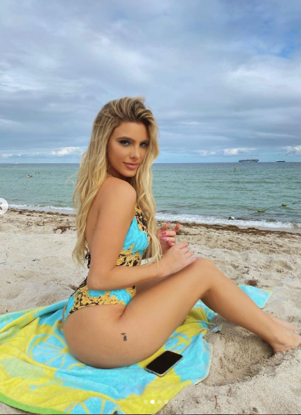 Hotgirl đình đám Lele Pons nảy nở đẹp như mộng ở biển ảnh 6