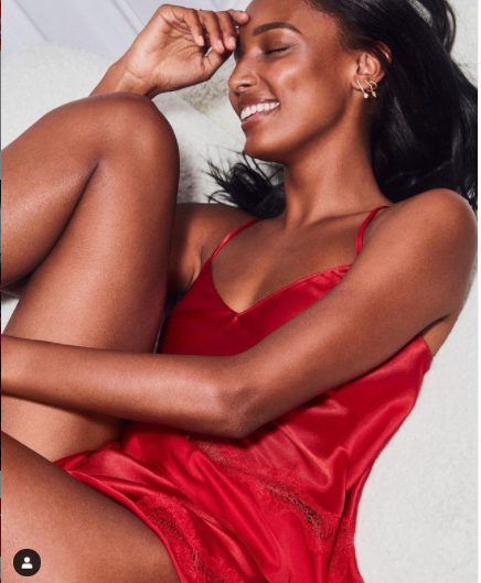 Dàn mẫu nóng bỏng phô diễn hình thể với nội y Victoria's Secret ảnh 3