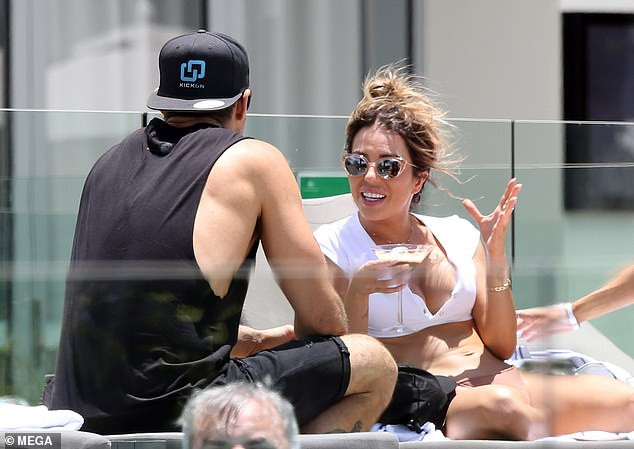 Sao truyền hình Úc gợi cảm 'rực lửa' khó rời mắt ảnh 18