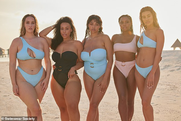 Dàn mỹ nhân nóng bỏng phô diễn hình thể với áo tắm ở biển ảnh 7