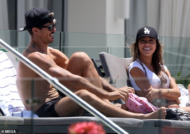 Sao truyền hình Úc gợi cảm 'rực lửa' khó rời mắt ảnh 14