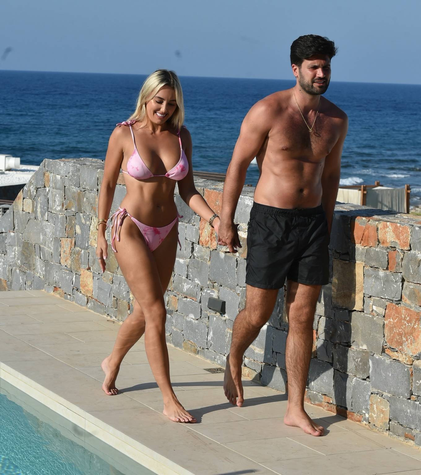 Amber Turner đẹp như mộng với áo tắm, không ngừng tình tứ bạn trai ảnh 3