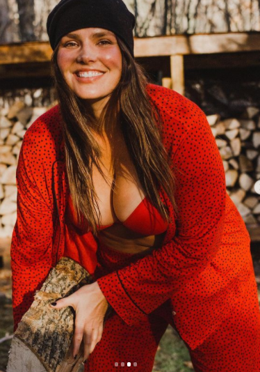 Người mẫu ngoại cỡ Candice Huffine trình diễn nội y nóng bỏng ảnh 3