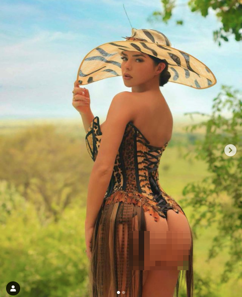 'Nữ hoàng nội y' Anh quốc khoe trọn vòng 3 siêu 'bốc lửa' ảnh 1