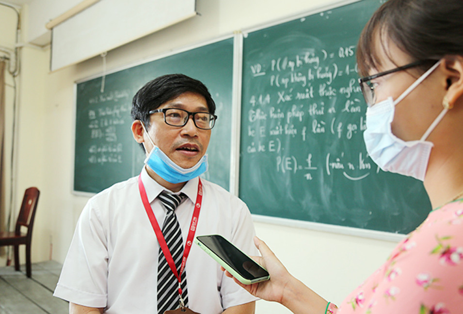 Ngày đầu trở lại trường, sinh viên Duy Tân nghiêm túc thực hiện phòng chống dịch ảnh 15