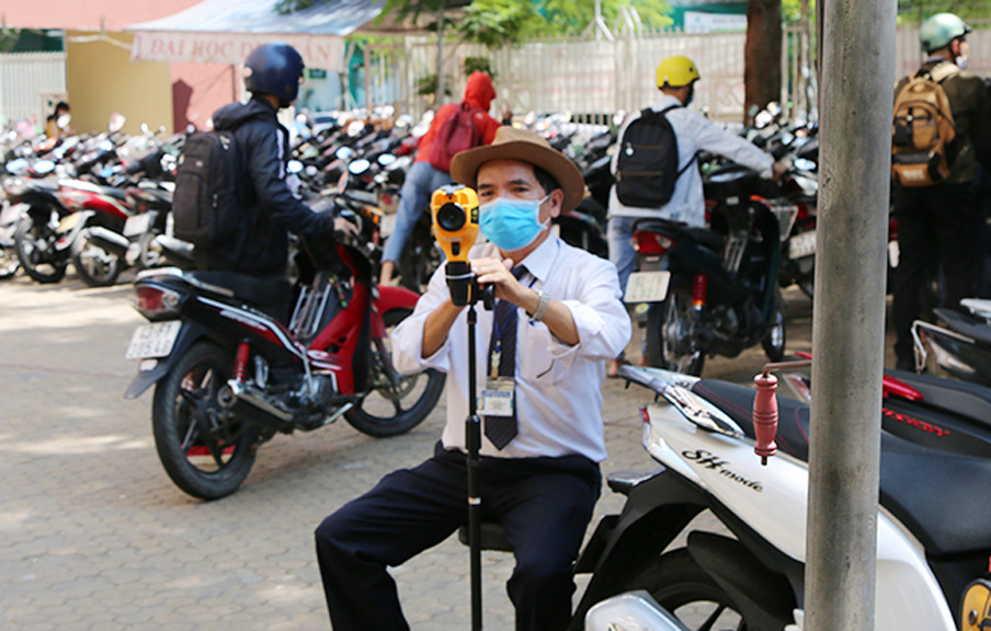 Ngày đầu trở lại trường, sinh viên Duy Tân nghiêm túc thực hiện phòng chống dịch ảnh 4