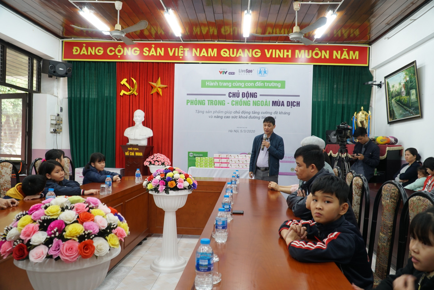 Chung tay chống dịch Covid-19, Bào tử lợi khuẩn Dr.Anh tặng quà tăng đề kháng ảnh 1