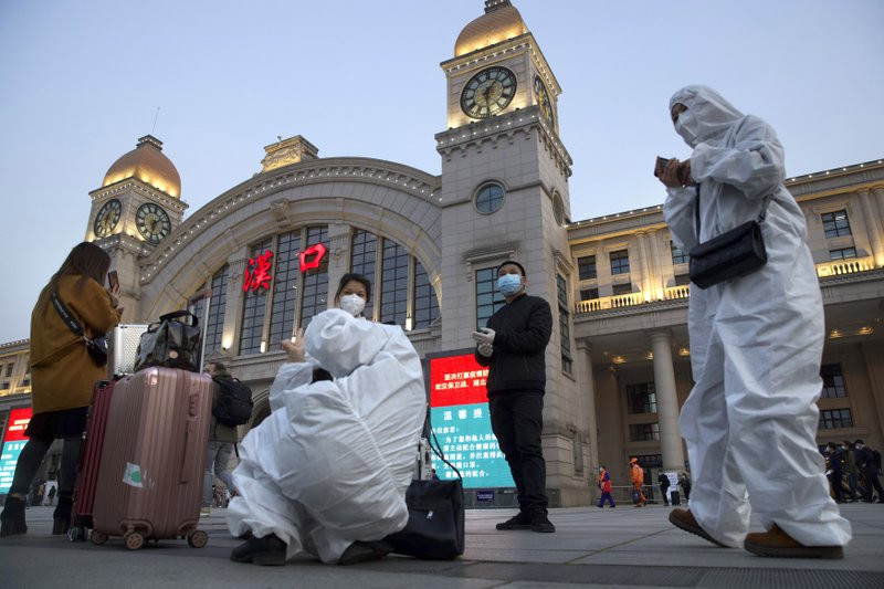 Tài xế xếp hàng 4 tiếng chờ khoảnh khắc Vũ Hán dỡ lệnh 'phong thành' ảnh 9