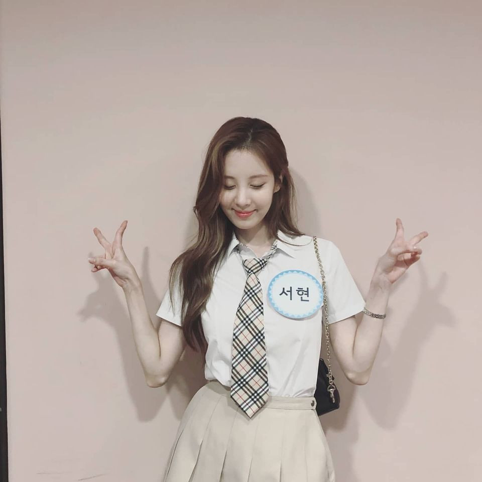 Seohyun lộ diện là Blink chính hiệu, quảng bá phim vẫn nhớ gửi lời yêu thương đến SNSD ảnh 1