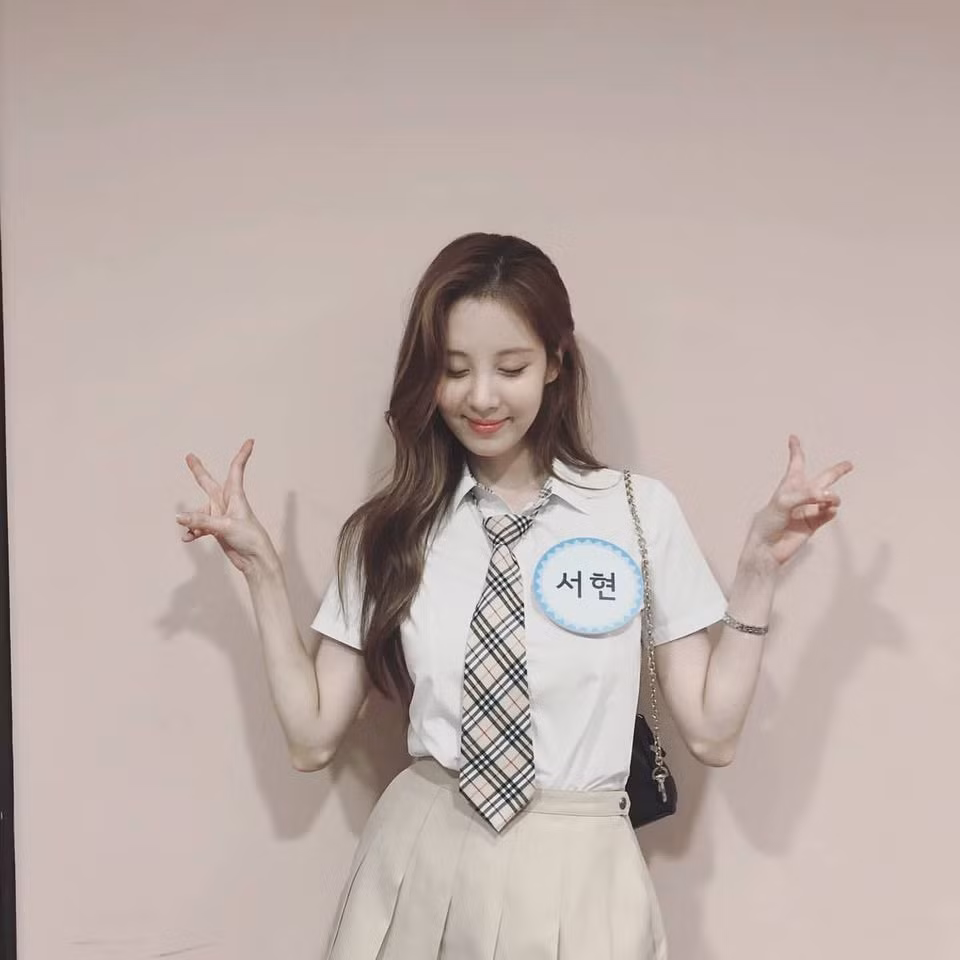 Seohyun lộ diện là Blink chính hiệu, quảng bá phim vẫn nhớ gửi lời yêu thương đến SNSD ảnh 1