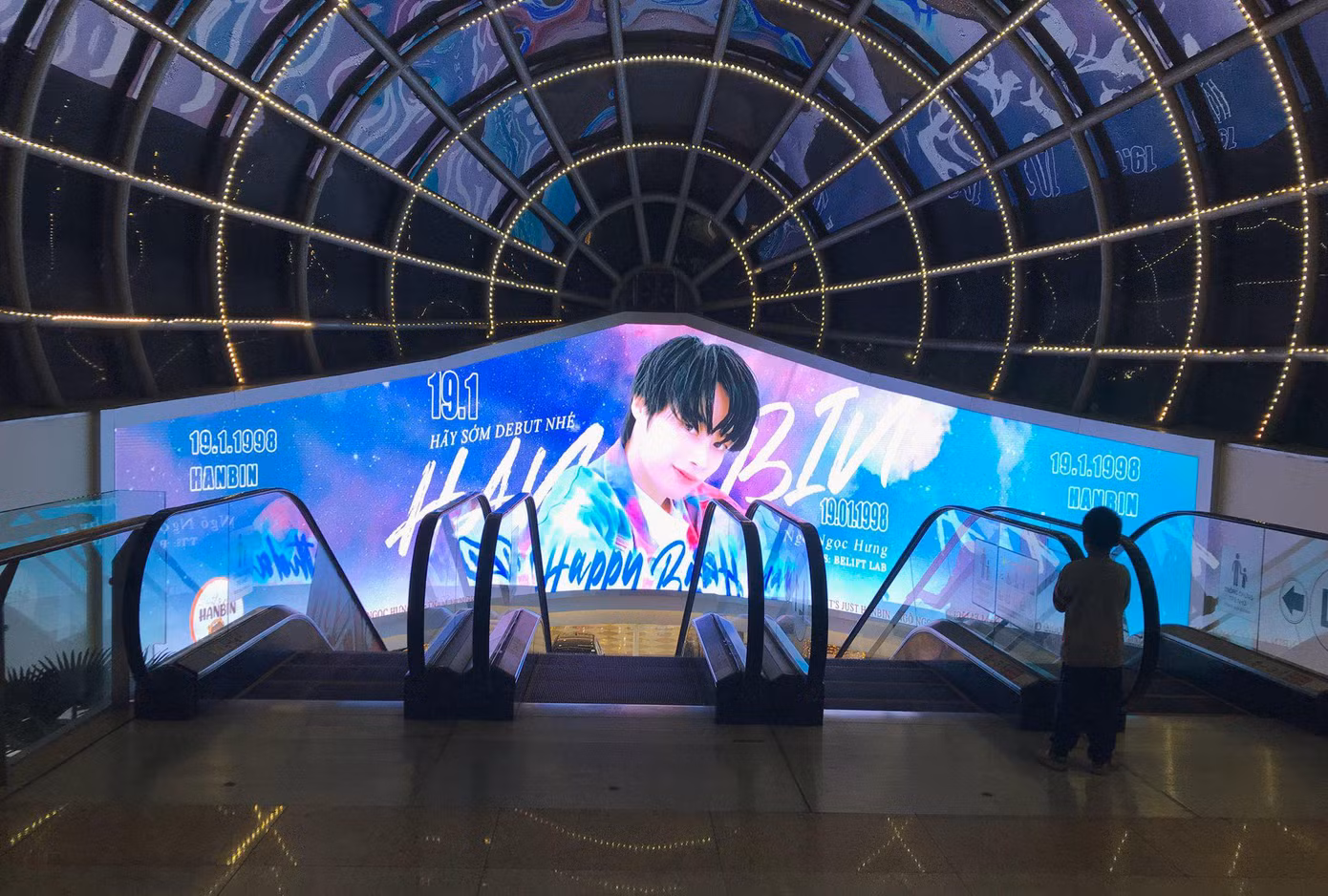Chưa debut chính thức nhưng Hanbin đã nhận được quà cực xịn từ người hâm mộ toàn cầu ảnh 4