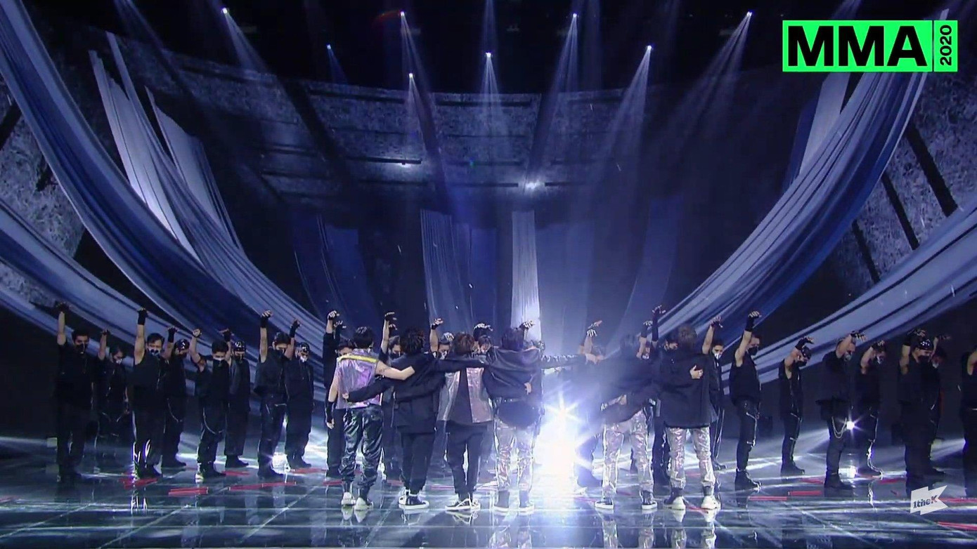 BTS gây bão với sân khấu “Black Swan”, khiến fan xúc động vì tình đồng đội tại MMA 2020 ảnh 9