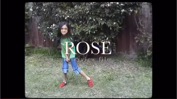 Rosé (BLACKPINK) lập kênh YouTube cá nhân, các BLINKs nhanh chóng gọi tên chị cả Jisoo ảnh 2