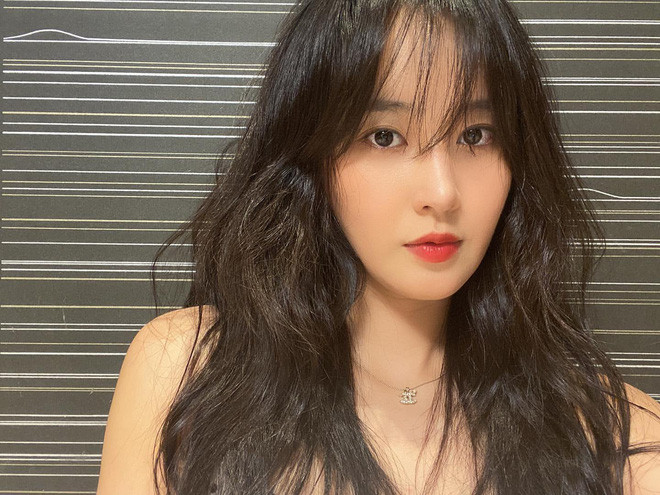 Yuri (SNSD) “lươn lẹo” lý do hay tag tên sai các thành viên trong ảnh đăng Instagram ảnh 4