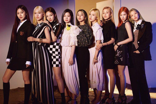 TWICE lại dính lùm xùm: Thành viên liên tục lộ lỗi hát nhép trong concert trực tuyến ảnh 3
