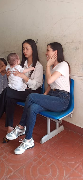 'Người đẹp nhân ái': Thí sinh HHVN 2020 mang ‘cơm hạnh phúc’ cho trẻ em, người già ảnh 2